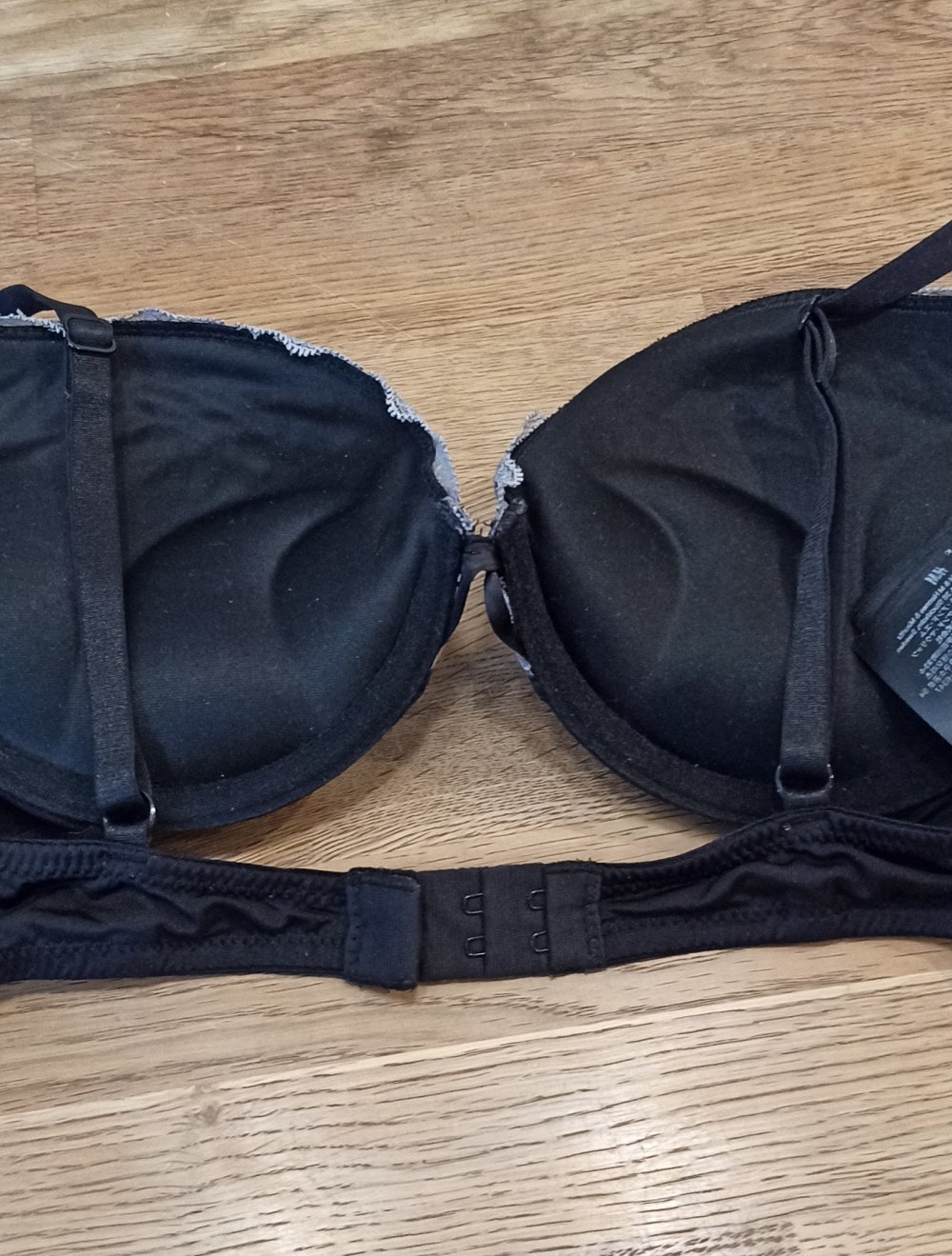 Schöner BH, H&M, stark gepolstert, Größe 80A.