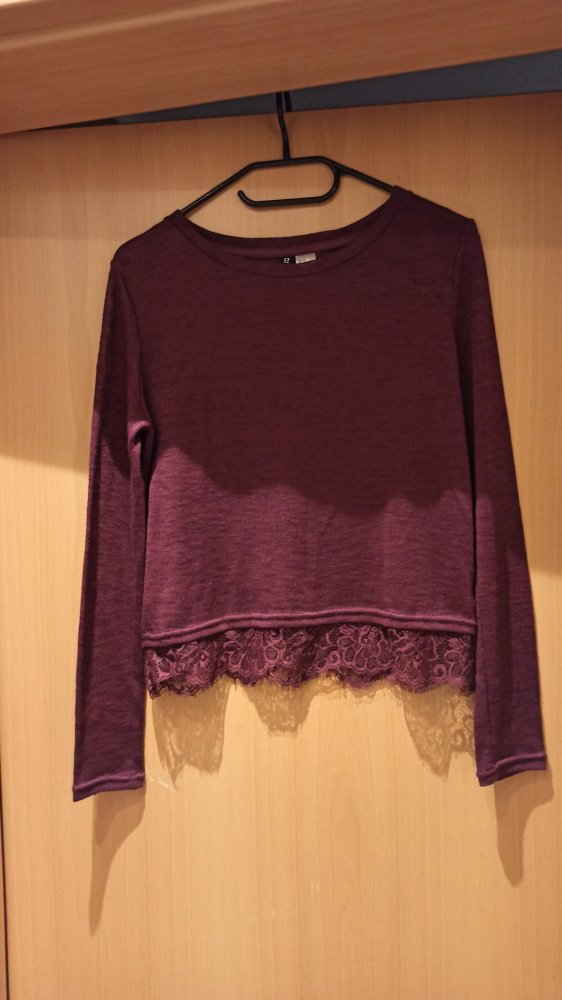 Süßes Langarmshirt mit Spitze, Größe XS