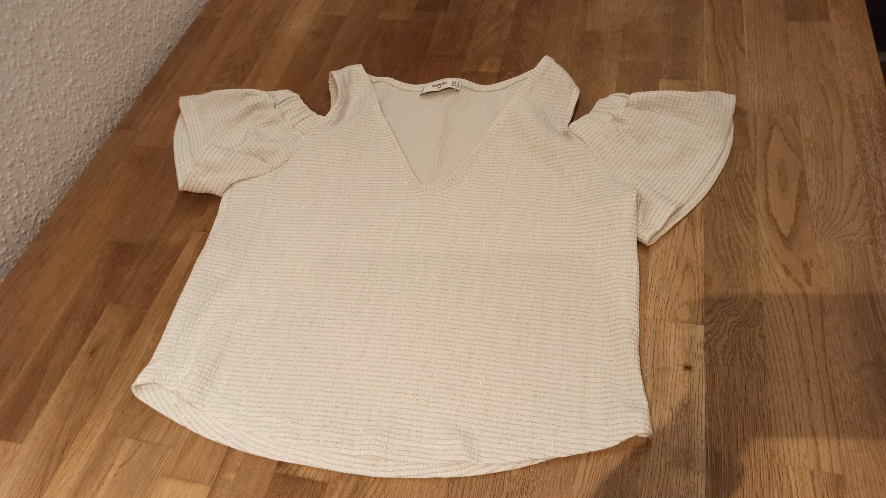 Süßes Off Shoulder Top, Größe S, von Mango