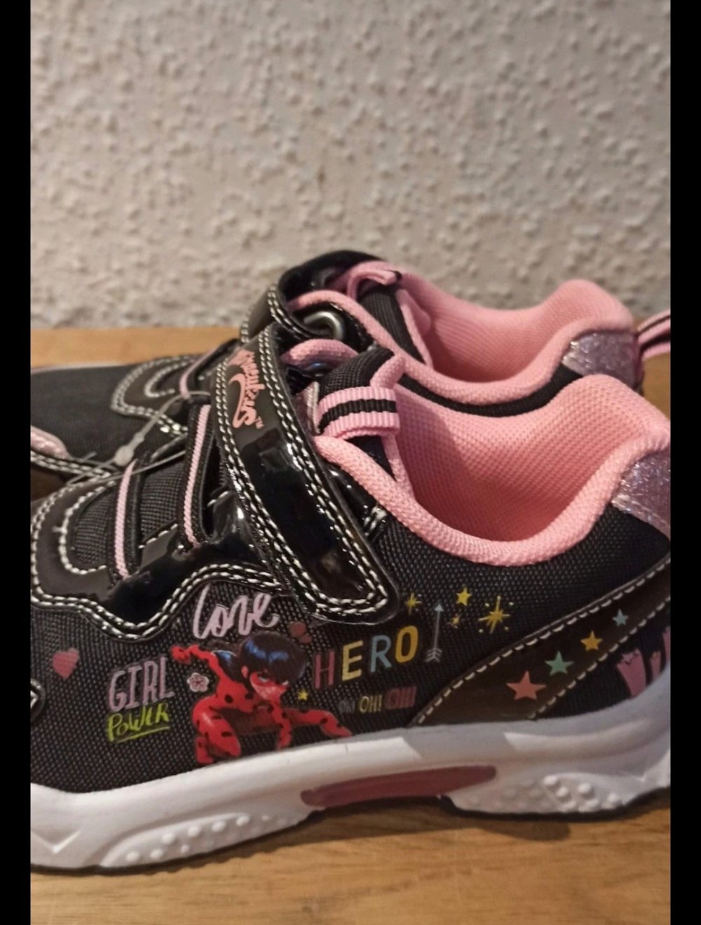 Coole Turnschuhe / Sneaker, Größe 28, Miraculous, mit Blinkfunktion, Neu,