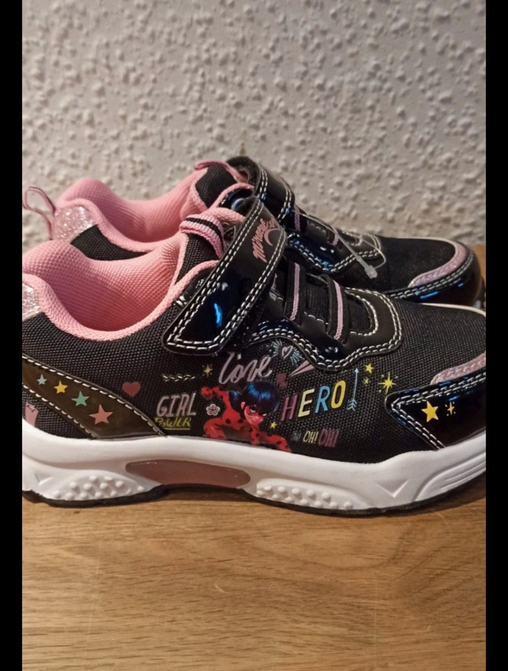 Coole Turnschuhe / Sneaker, Größe 28, Miraculous, mit Blinkfunktion, Neu,