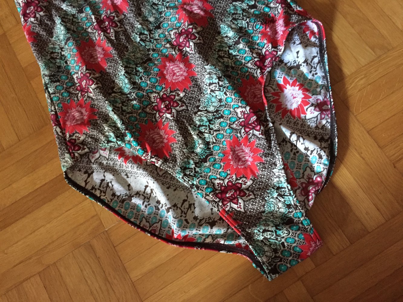 Esprit Badeanzug Gr 42 rot grün 