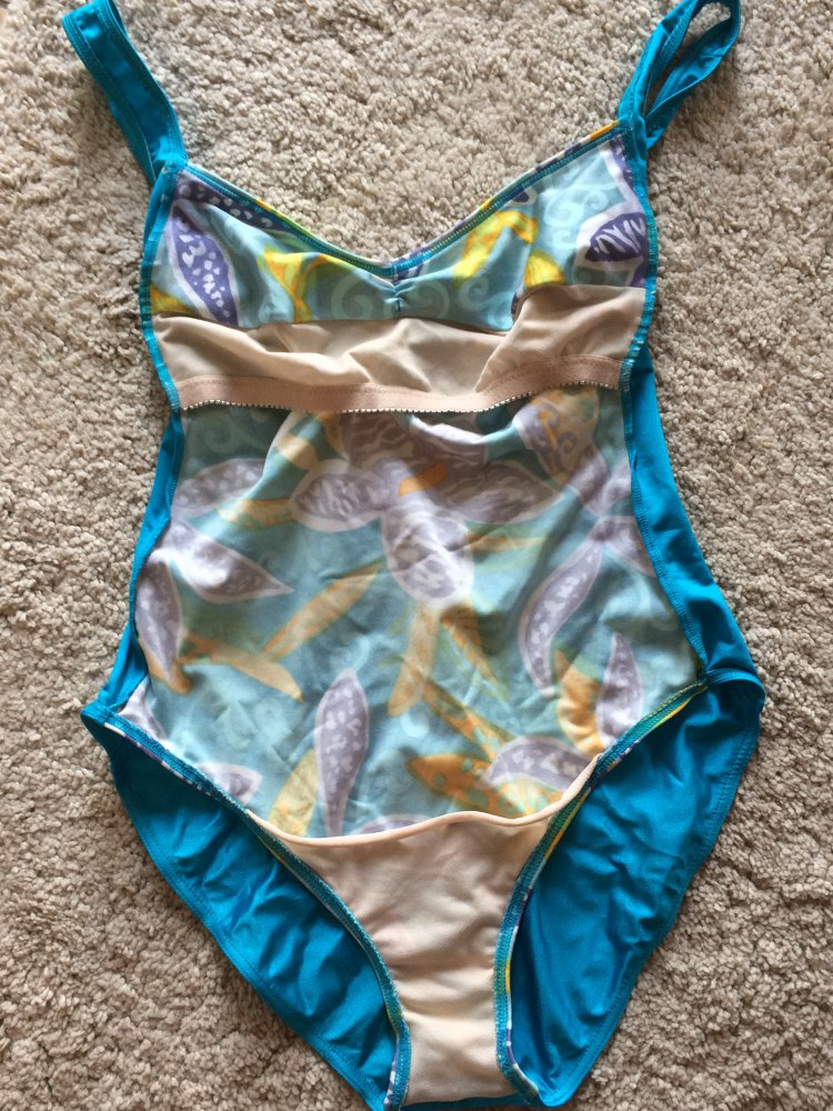 Valessa Badeanzug Gr.40 mit tiefem Rückendekolte hellblau / türkis