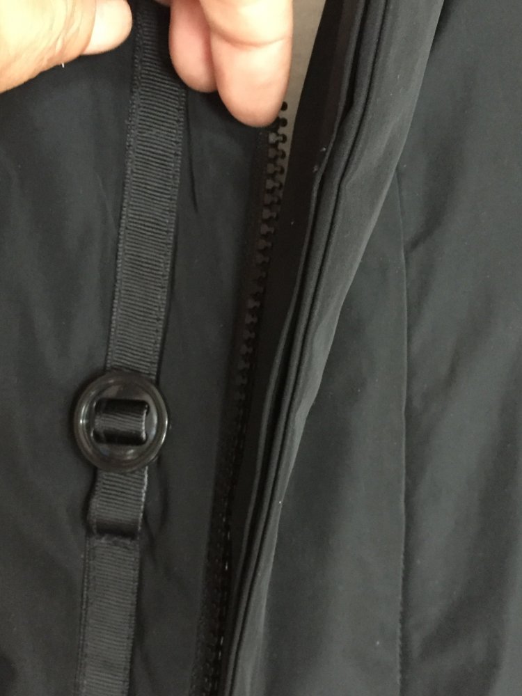 It´s Regen Kurzmantel Gr.L wattiert, schwarz mit Gehschlitz