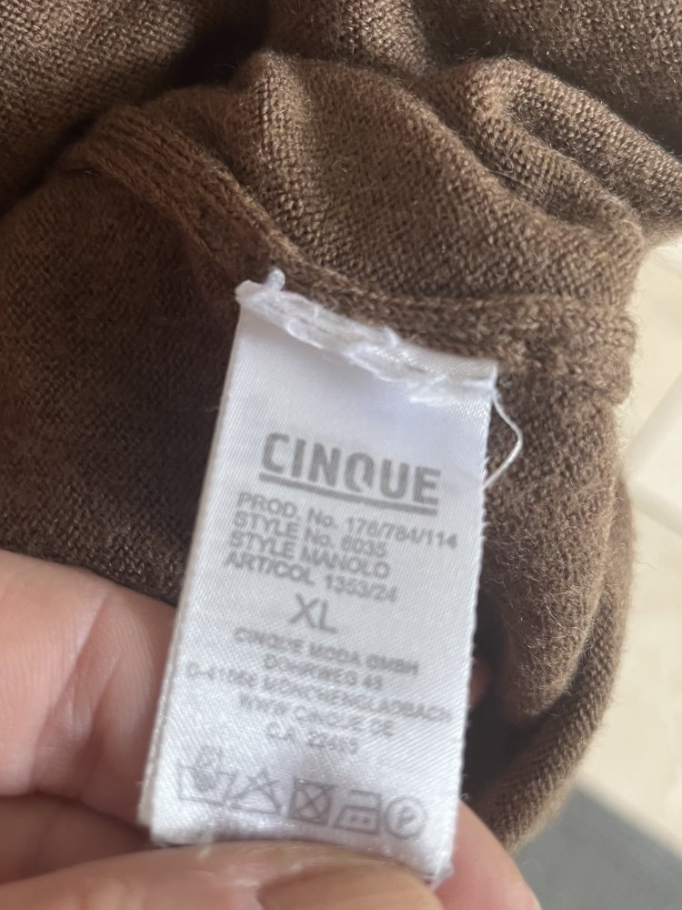 Cinque V- Ausschnitt Pullover Gr.L Farbe Caramel Reine Schurwolle