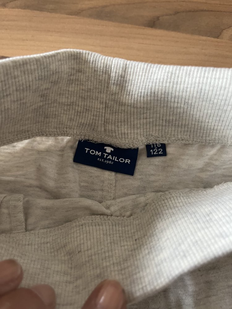 Tom Tailor leichte Sweaty Shorts Gr.122 / 8 Jahre hellgrau