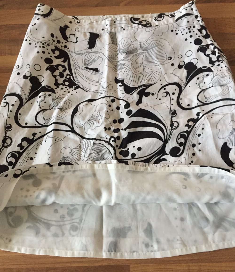 H&M Leinen Rock Gr.36 leicht unterfüttert Knie umschmeichelnd, luftig leicht und ideal für den Sommer