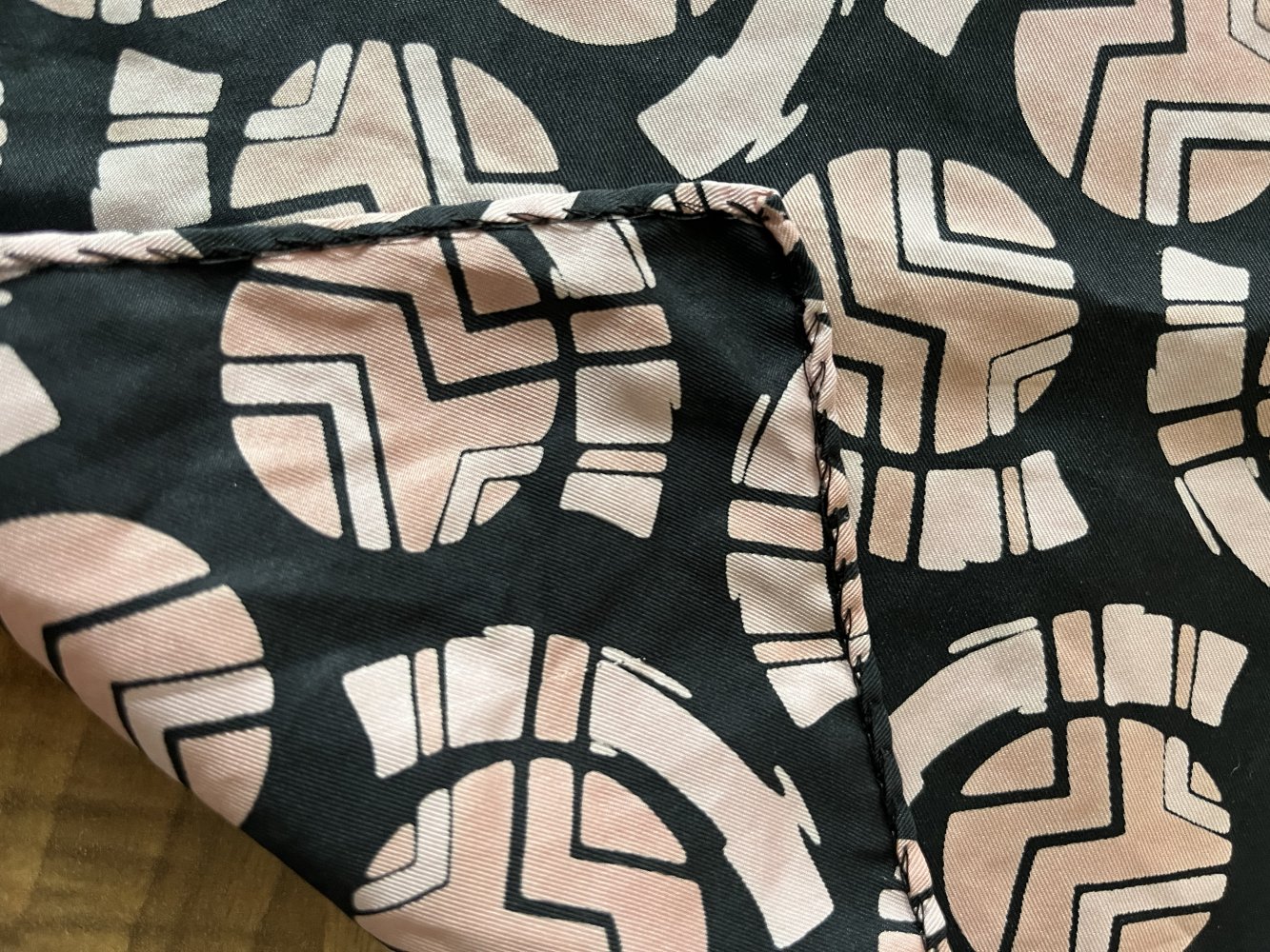 Einsteck Tuch Baumwolle 30 x 30cm schwarz / rose