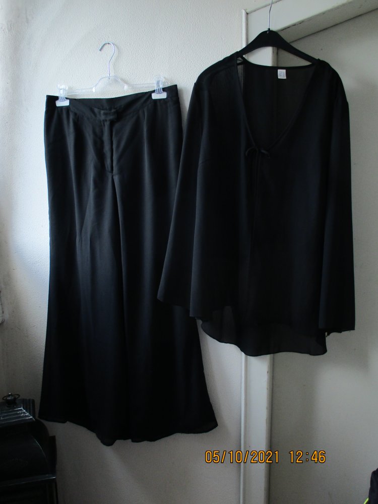 Hose mit Jacke (Anzug), schwarz, Größe 44