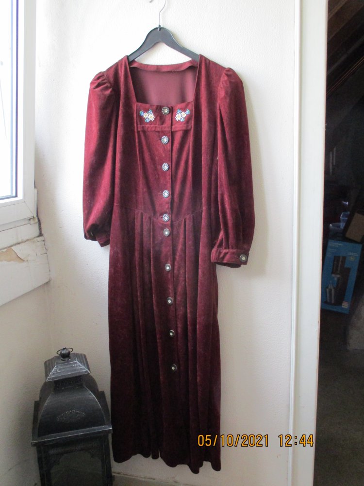Kleid , weinrot, Größe 48