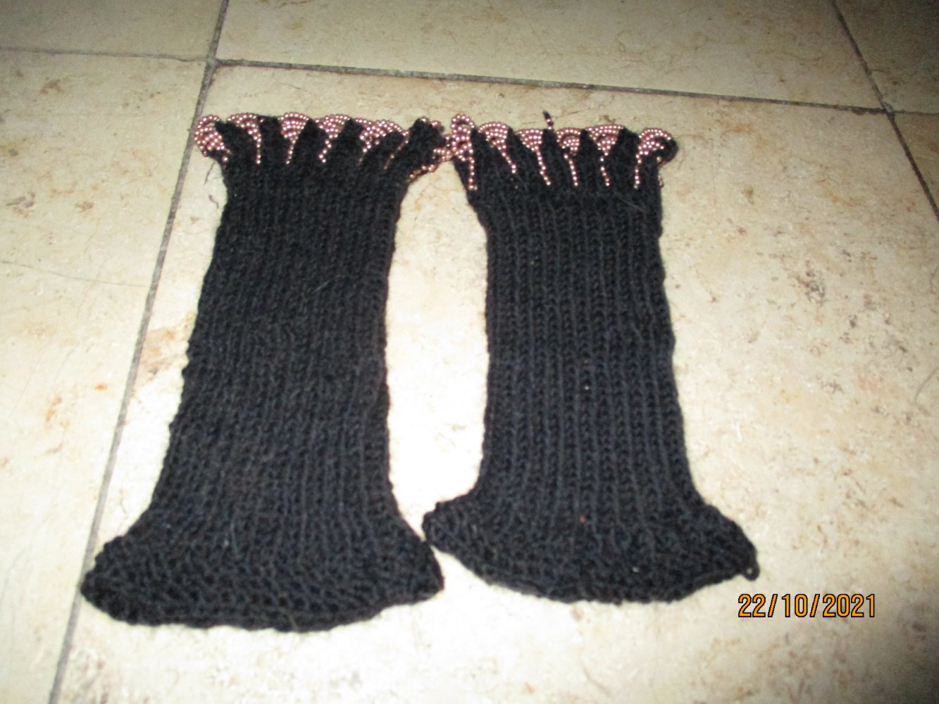 Armstulpen, Pulswärmer mit Perlen, schwarz/braun, gestrickt ?? HANDARBEIT ?? NEU