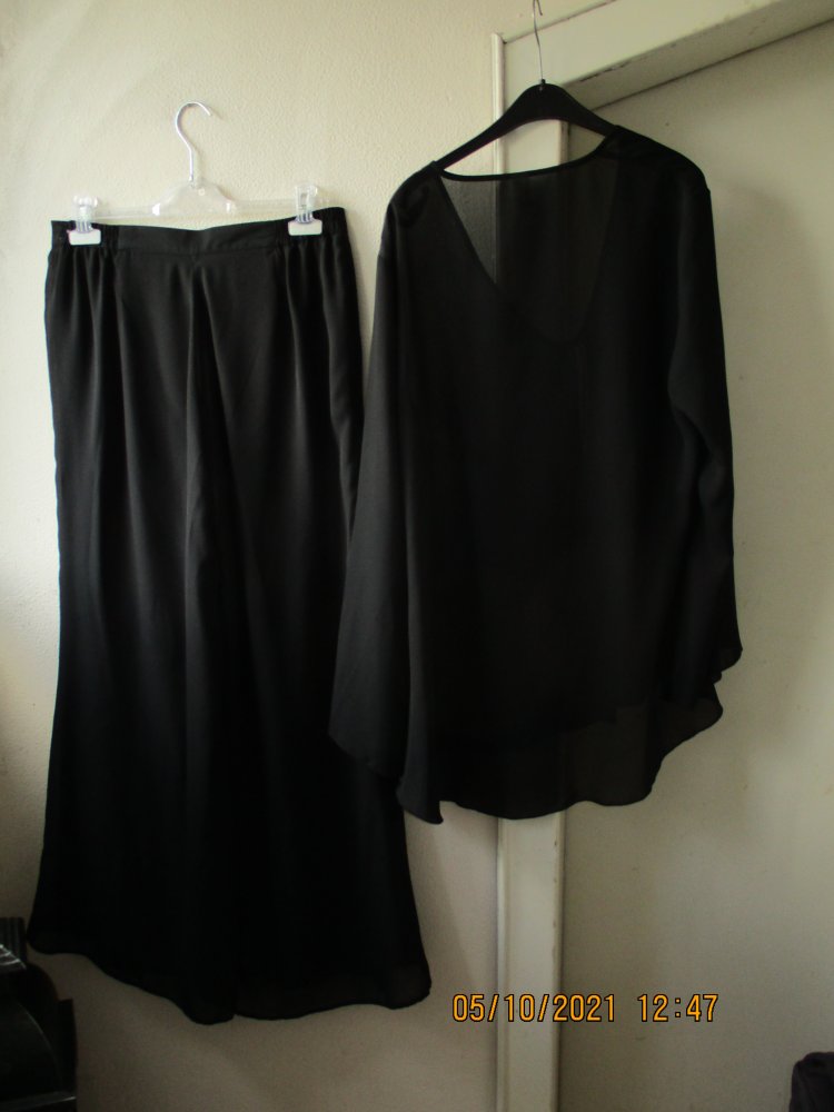 Hose mit Jacke (Anzug), schwarz, Größe 44