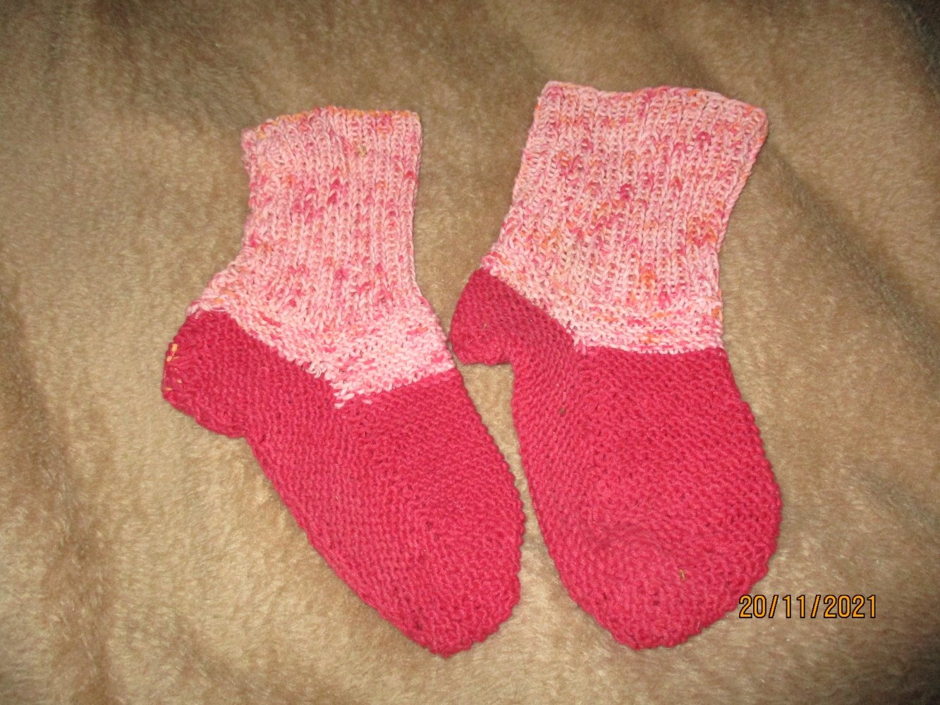 Gestrickte Puschen, rot /rose, Größe 38 - Handarbeit - neu