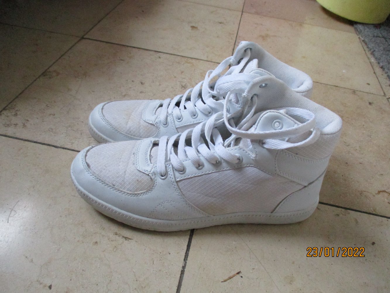 Halbhoher Sportschuh von Rainbow, weiß, Größe 41