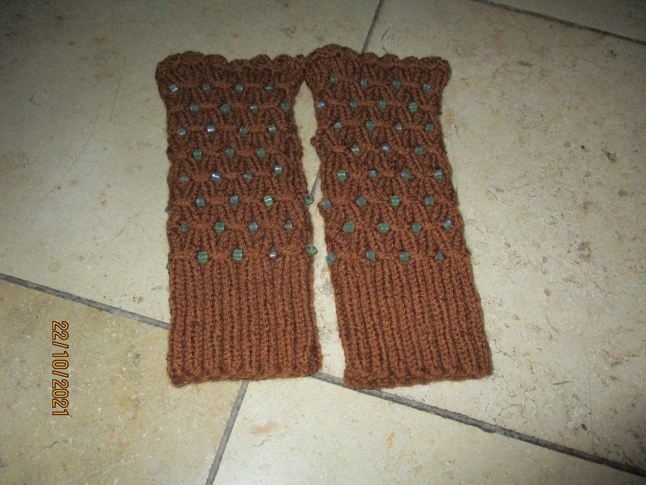 Armstulpen, Armstulpen, Pulswärmer, Handschuhe, mit Perlen, braun grün, gestrickt, mit Daumenloch