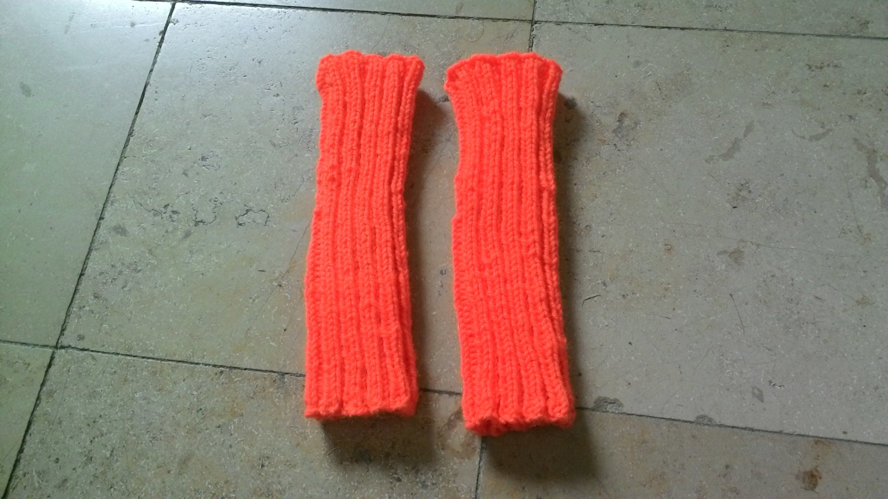 Handstulpen mit Daumenloch, orange, Einheitsgröße - Handarbeit - neu