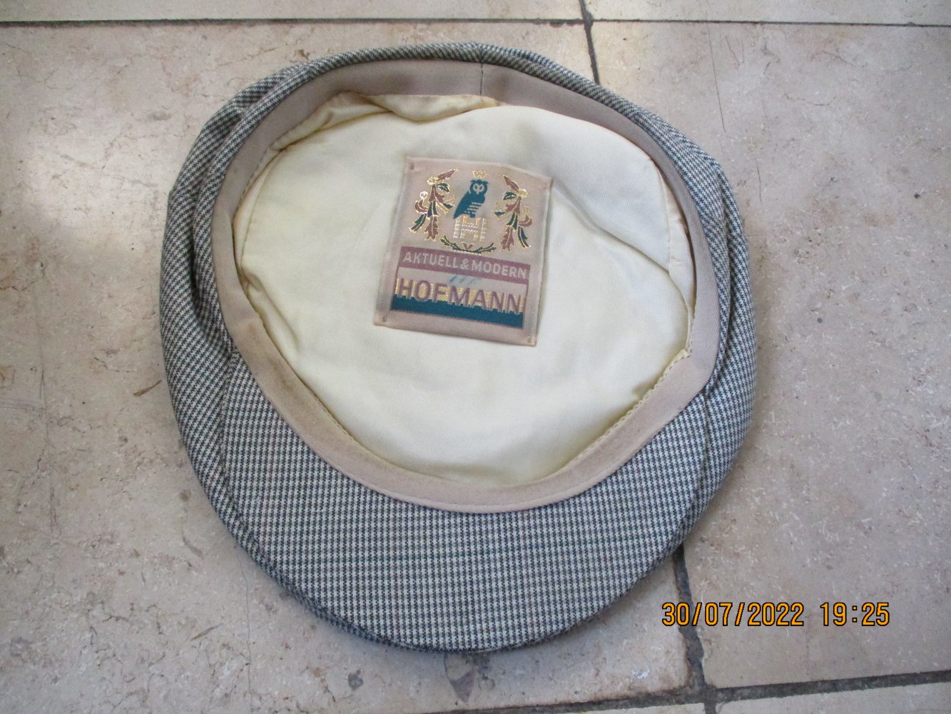 Kappe/Mütze von Hofmann Aktuell & Modern, beige/grau, Durchmesser 19 cm