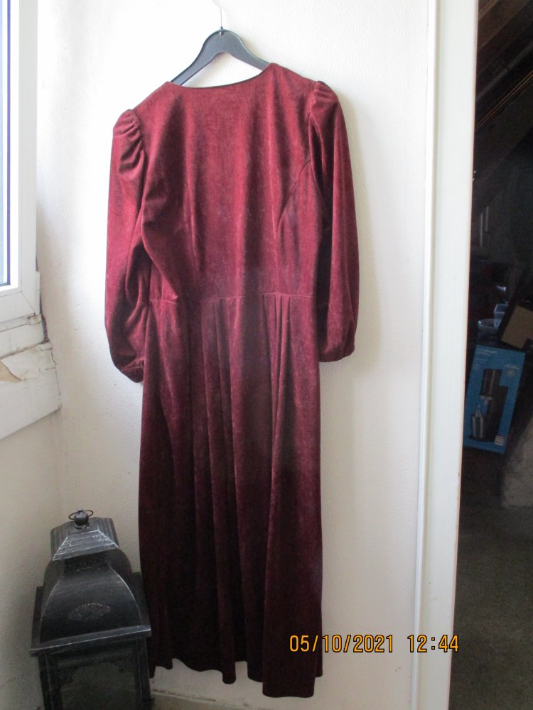 Kleid , weinrot, Größe 48