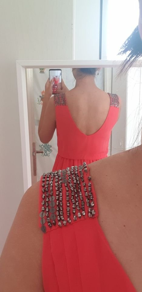 Kleid mit Pailletten