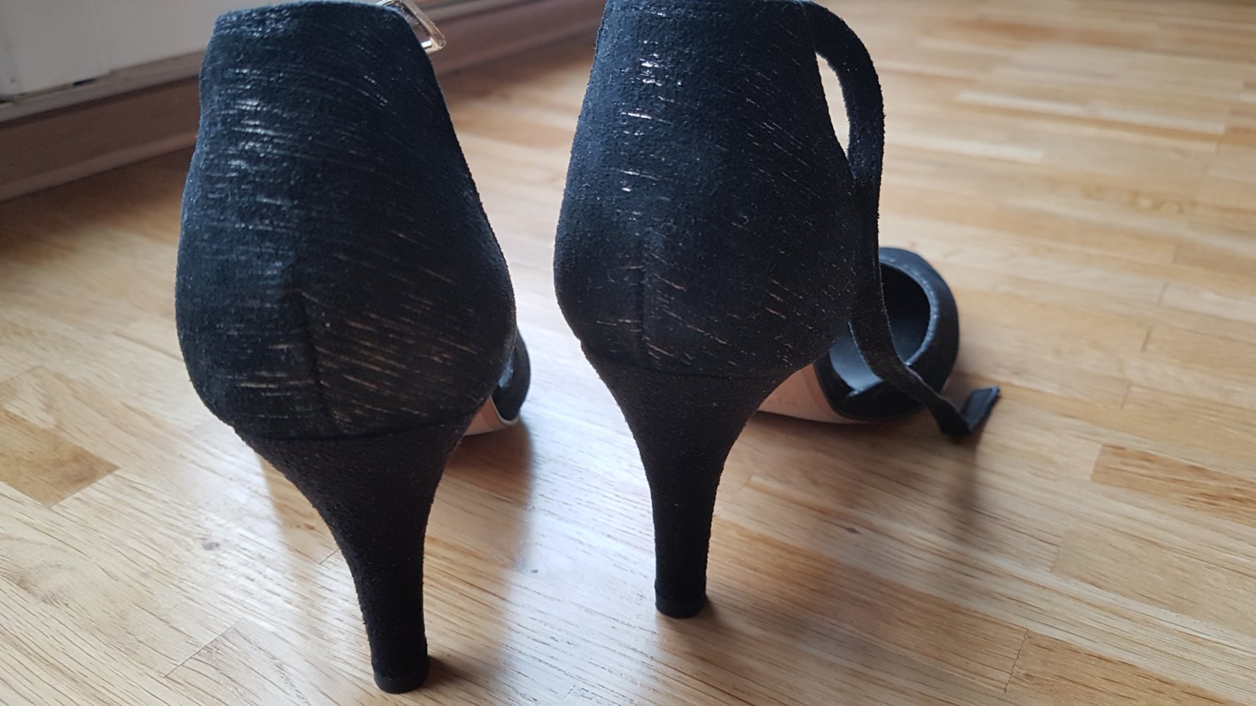 Pumps von Tamaris mit Riemchen 