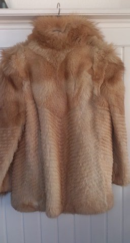 Wunderschöne Jacke aus echtem Pelz