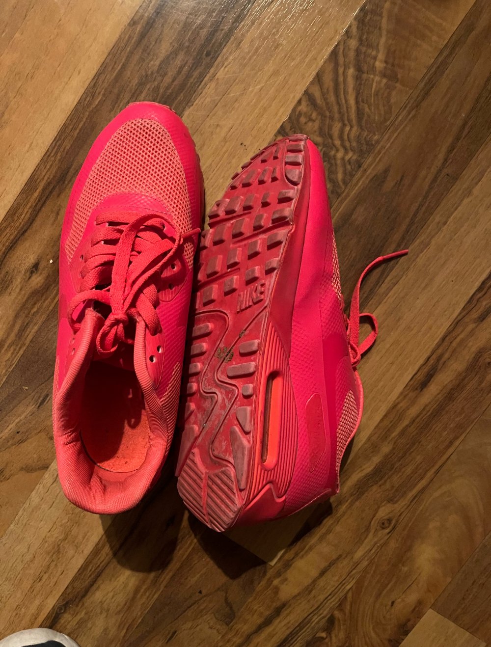 Nike Air Max Shox Turnschuhe rot Größe 39