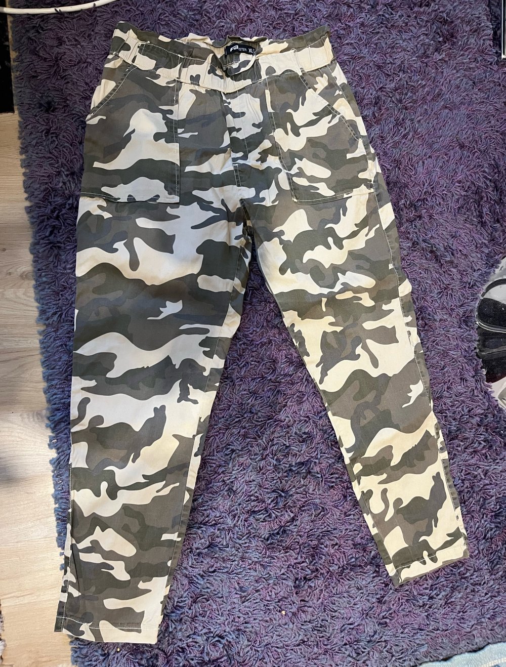 FB sister Camouflage, Jeanshose Größe L/XL 42-44 neuwertig