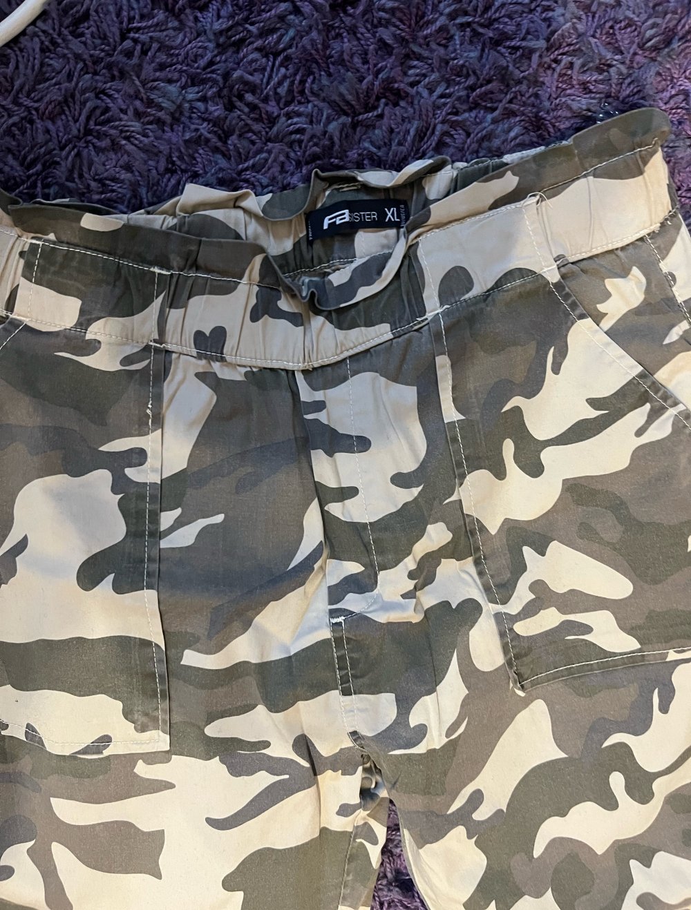 FB sister Camouflage, Jeanshose Größe L/XL 42-44 neuwertig