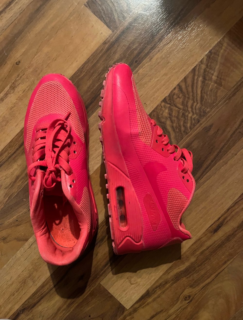 Nike Air Max Shox Turnschuhe rot Größe 39