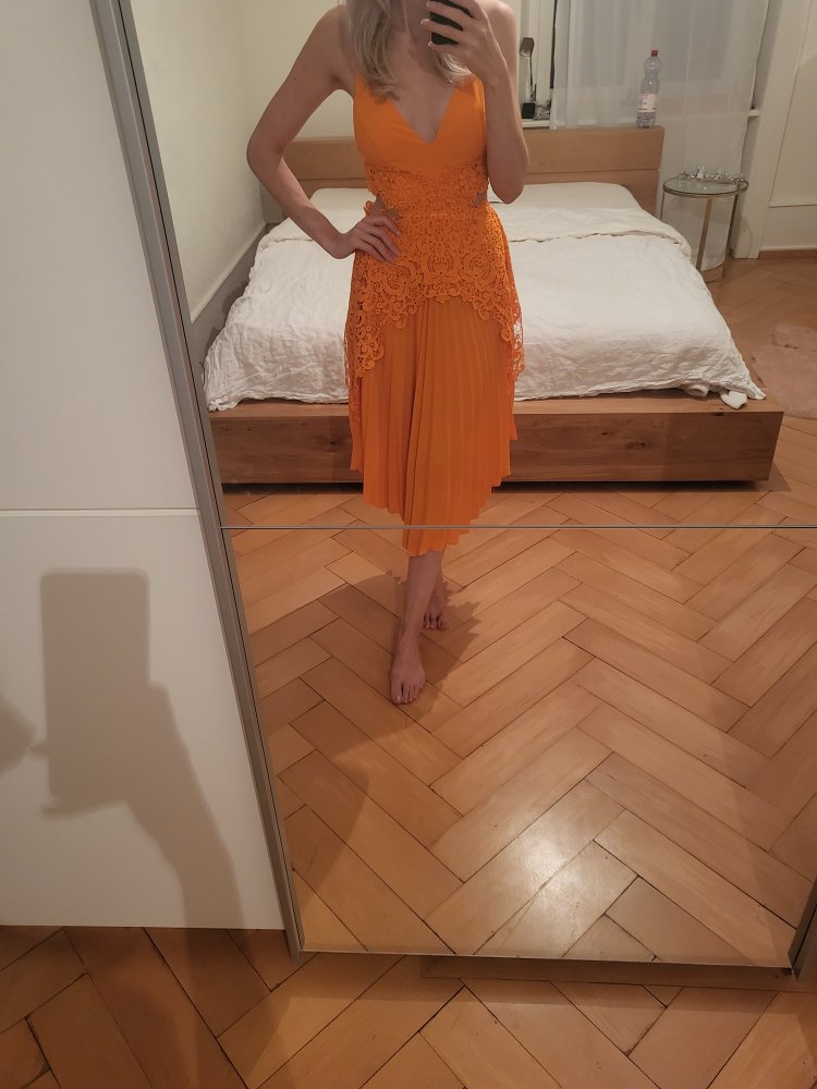 Oranges Kleid Knielang 