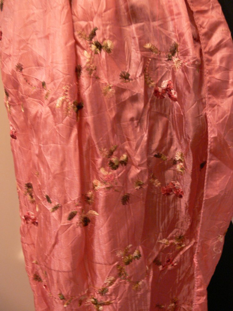 toller langer Schal mit Fransen und Blütenstickerei crash NEU altrosa 