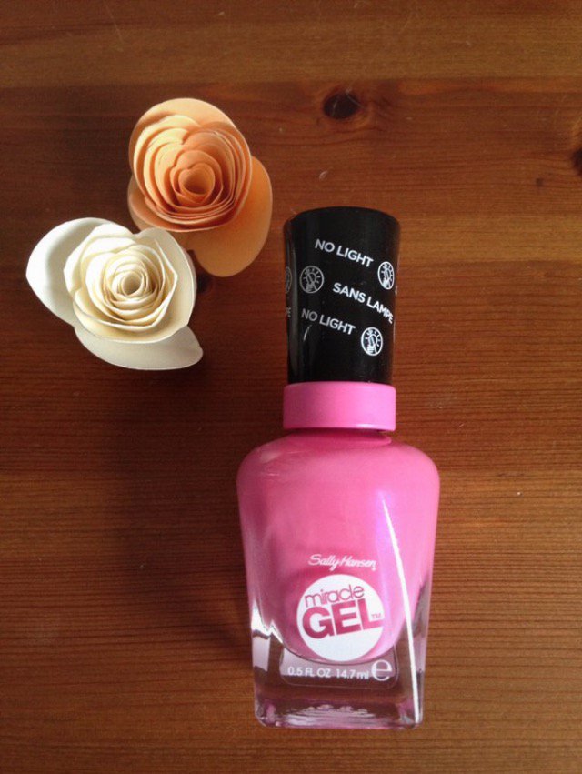Nagellack in Pink mit Schimmer von Sally Hansen Miracle Gel NEU