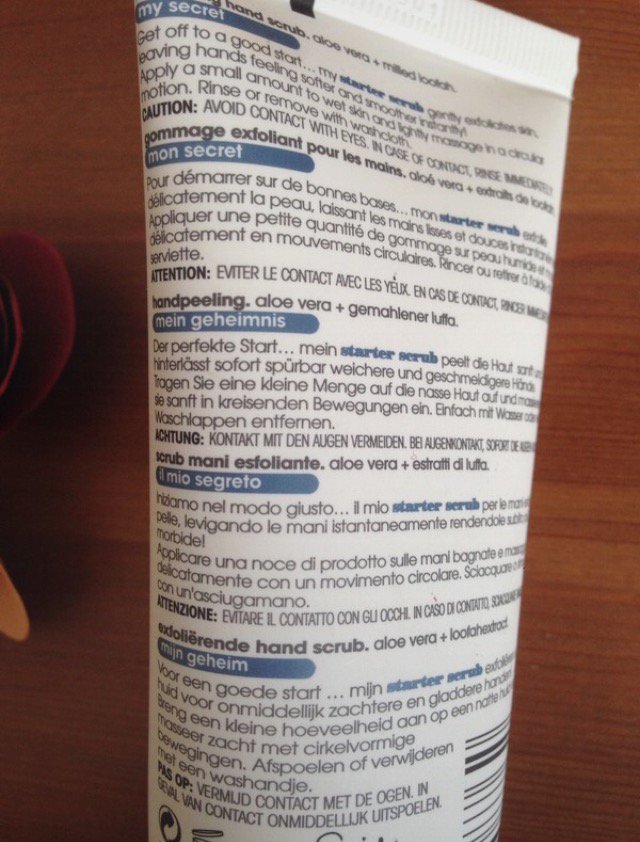 Pflegendes Handpeeling von Essie