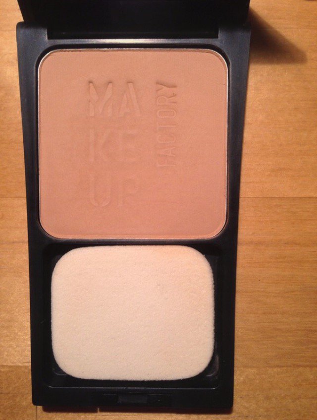 Puder mittlerer Hautton von Make up Factory 