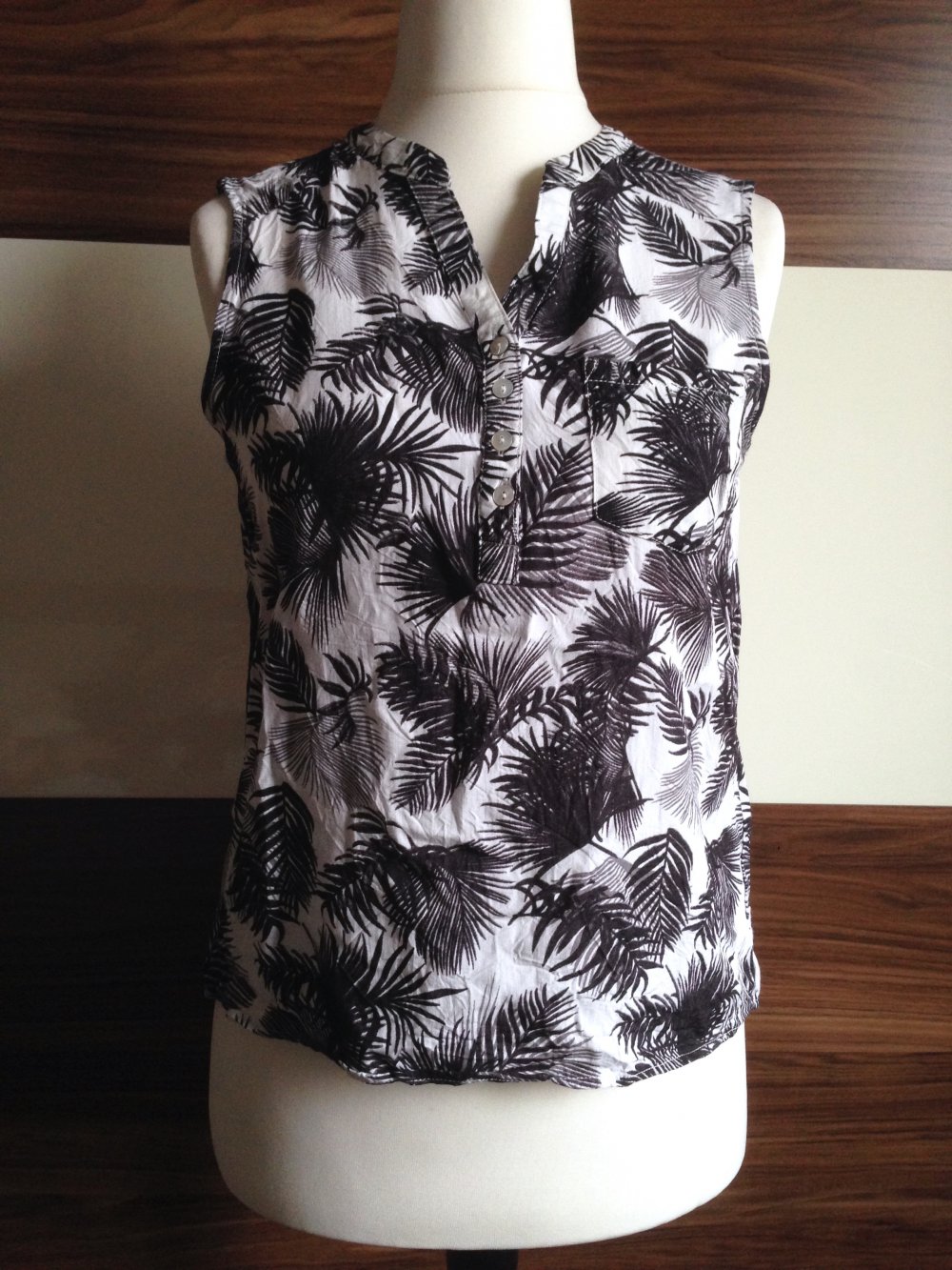 Blusenshirt von Only in Weiß mit Print in Schwarz Größe 36