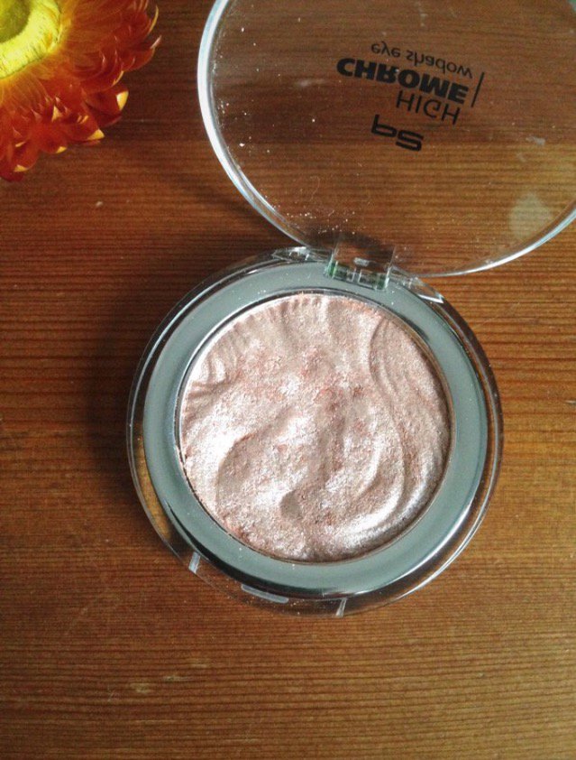 Monolidschatten von p2 in hellem Apricot-Kupfer