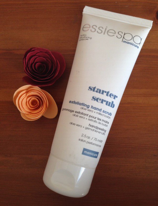 Pflegendes Handpeeling von Essie