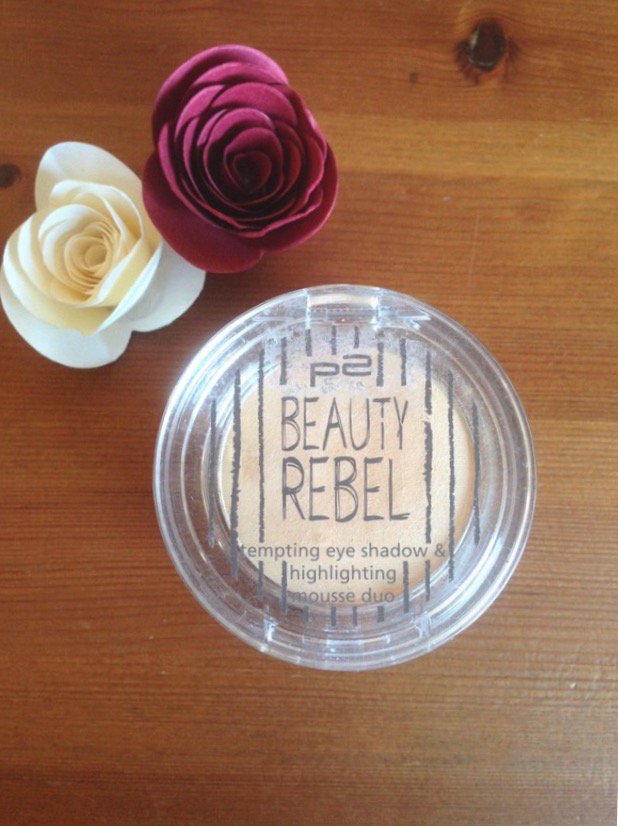 Lidschattenduo von p2 in Gold metallic und matt