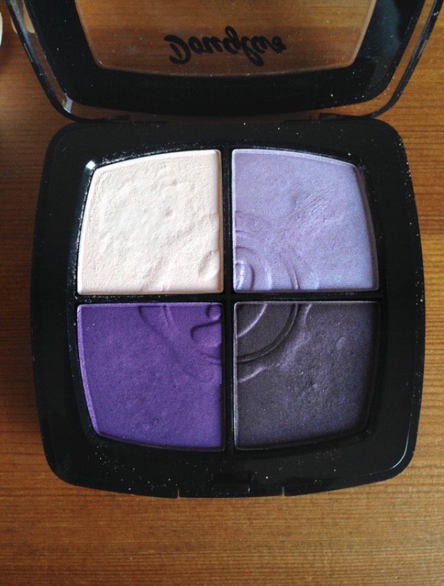 Lidschattenquattro von Douglas in matt Lila