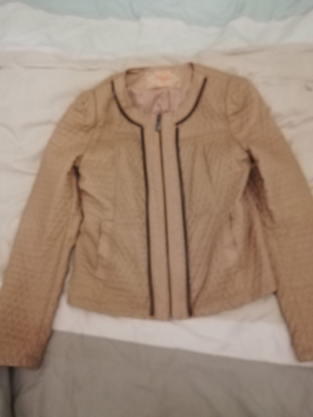 Spezielle Jacke aus Frankreich NEU