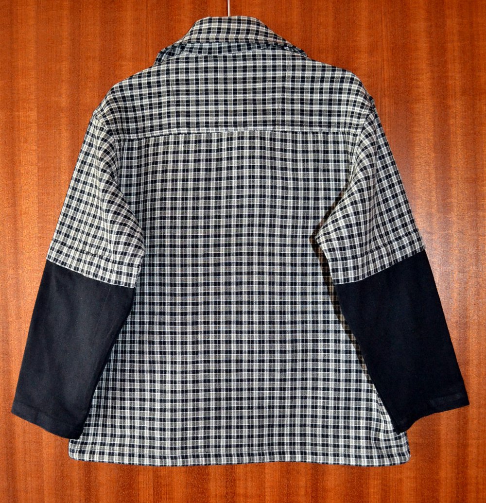 Lässiges, kariertes Langarm-Layer-Hemd mit großem Printmotiv der Marke „Traffic“