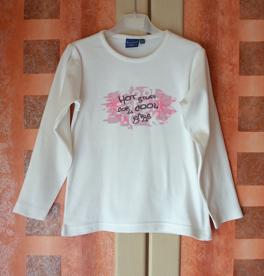 Hübsches, cremefarbenes Basic-Langarm-Shirt mit Printmotiv 