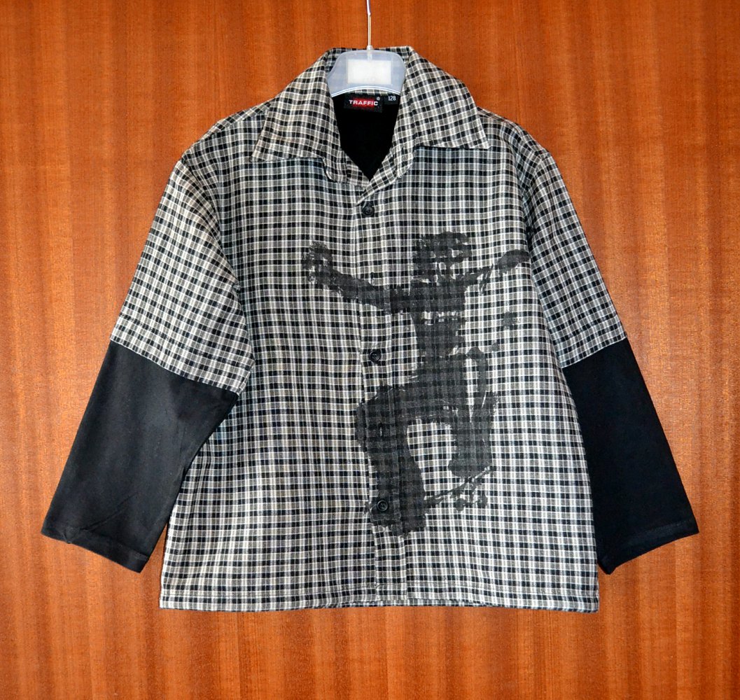 Lässiges, kariertes Langarm-Layer-Hemd mit großem Printmotiv der Marke „Traffic“