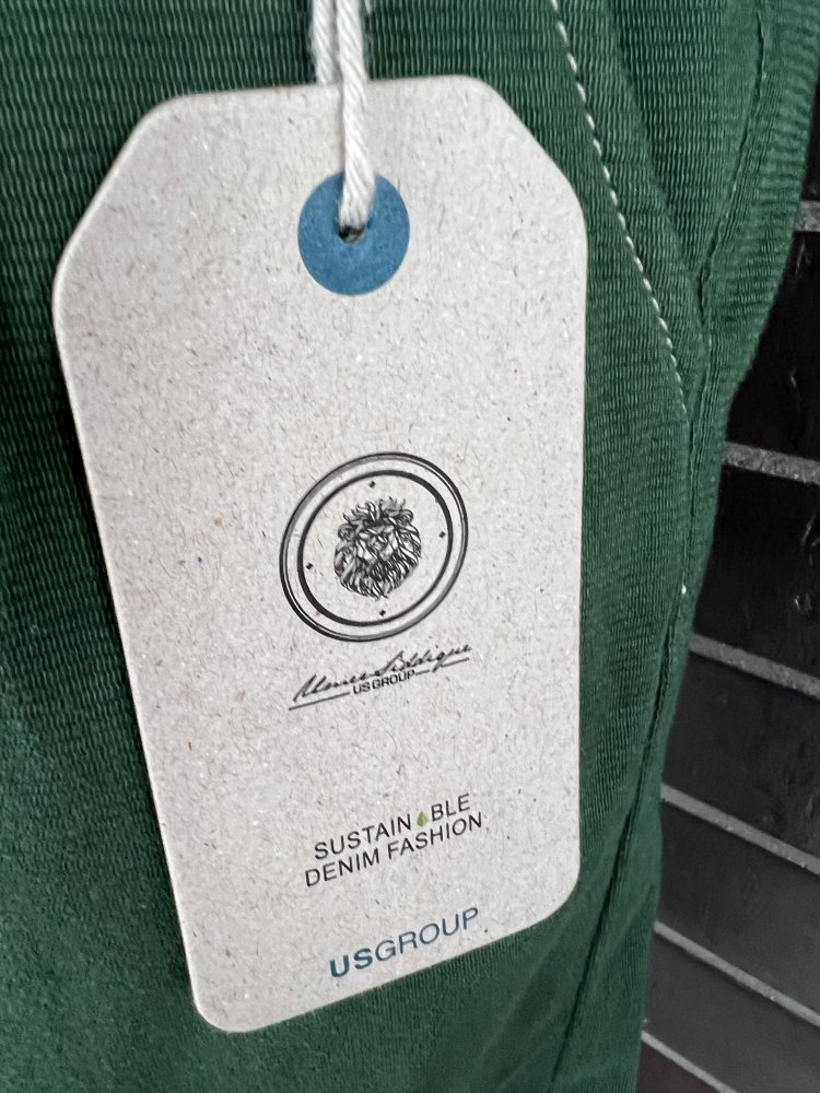 US GROUP green pants