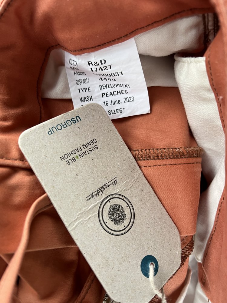 US Group est .1975 trousers