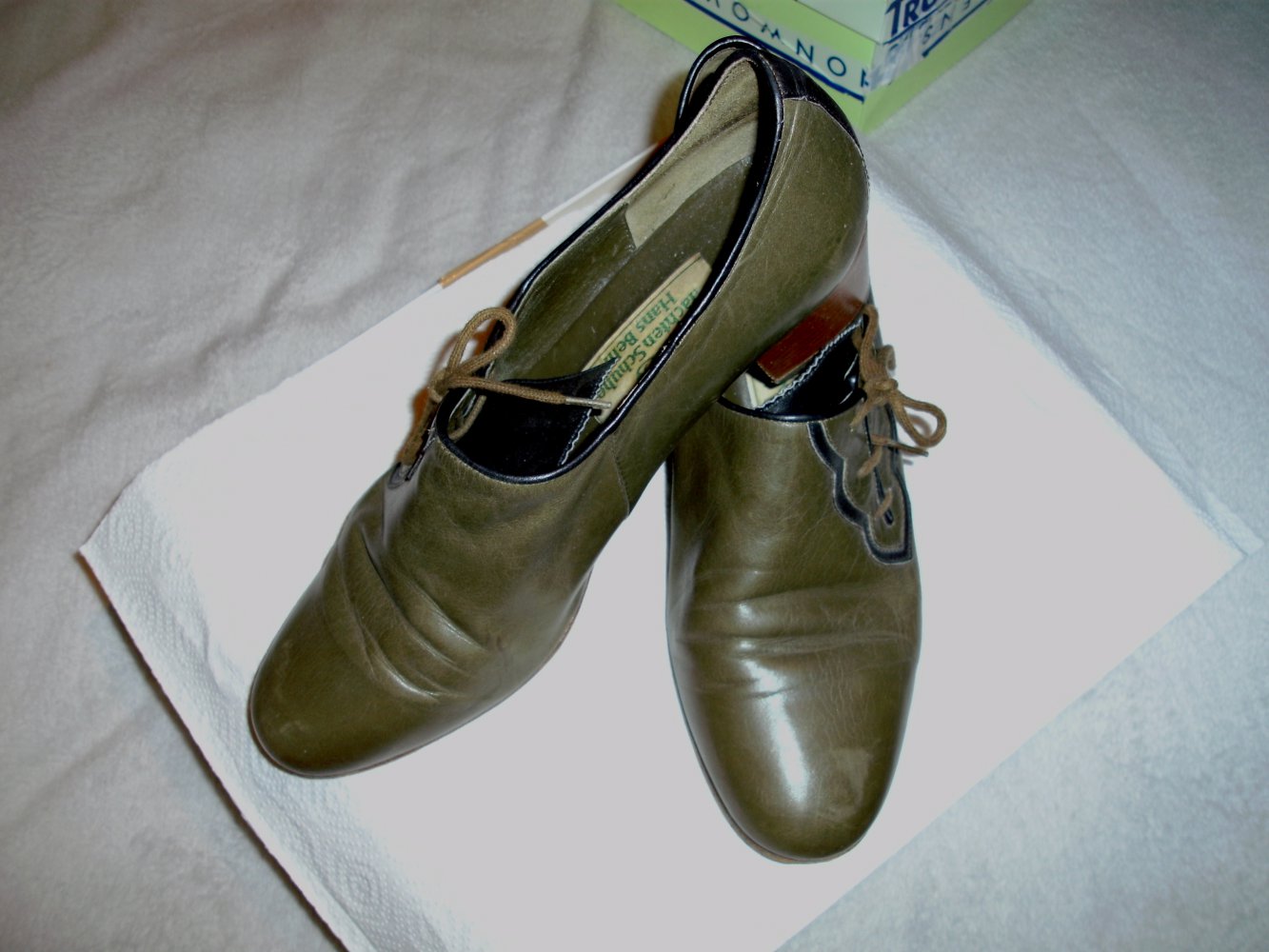 Trachtenpumps Hans Behr olivgrün Gr. 39