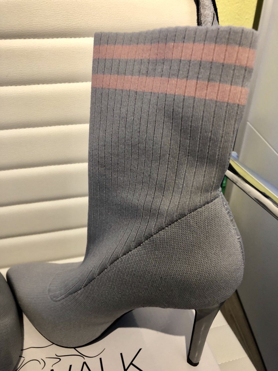 NEU Socken Stiefeletten Hellgrau mit Rosa Streifen Catwalk Deichmann Gr. 41
