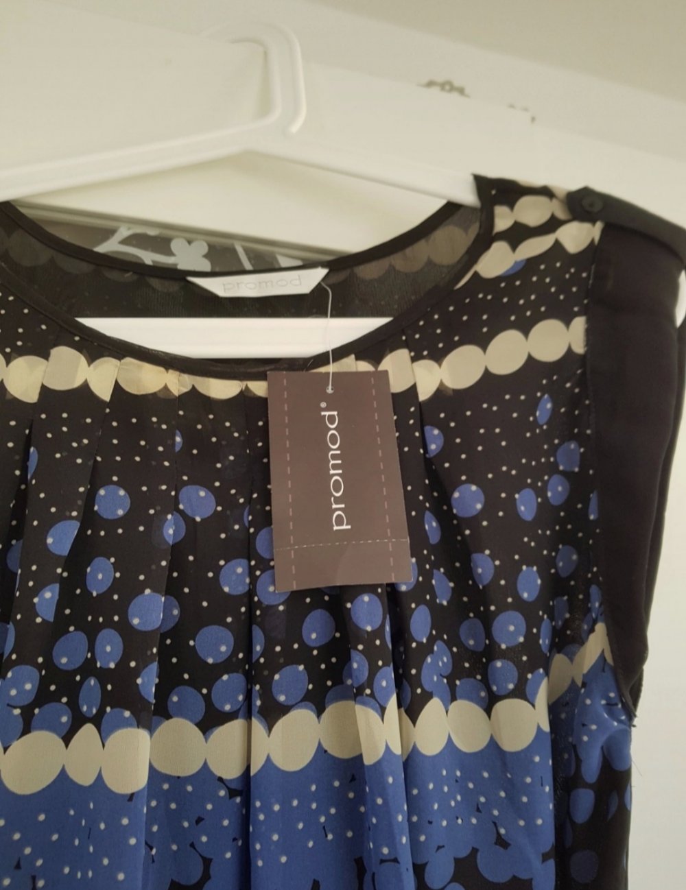 Kleid in schwarz/blau/beige 