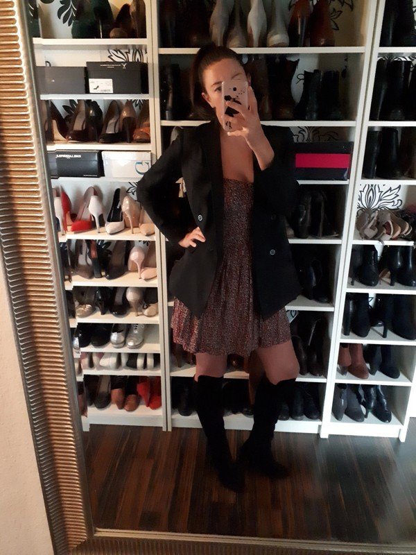 Schulterfreies Kleid von Superdry. NEU