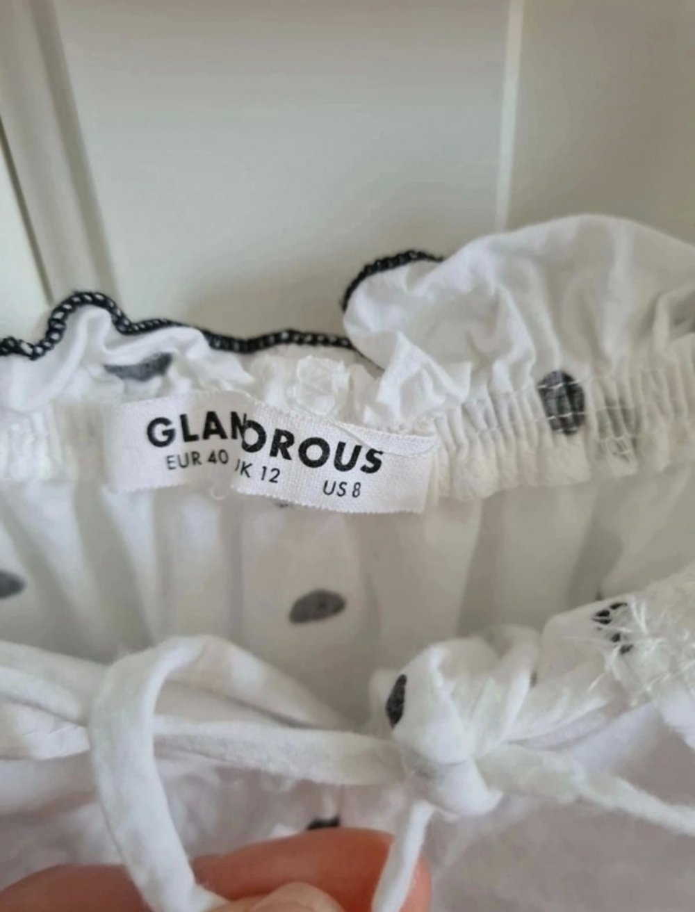 Cocktailkleid / Sommerkleid von Glamourous im Flamenco Stil.